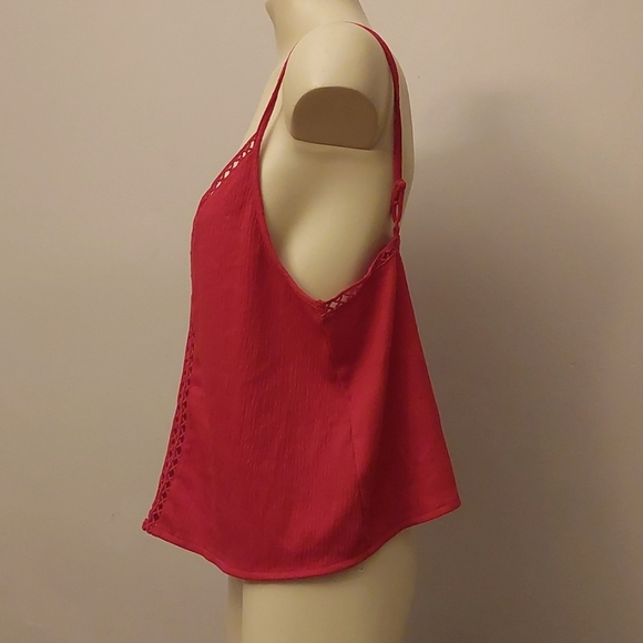 Divided Tank Top - Picture 3 of 9